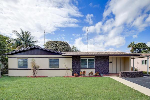 Andover, 21240 NW Miami Ct, Miami Gardens, Florida 33169, image 2