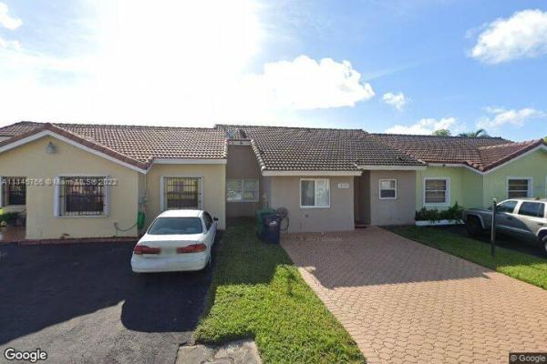 Bird Lakes Townhouses, 14330 SW 45th Ter, Kendale Lakes, Florida 33175, image 2