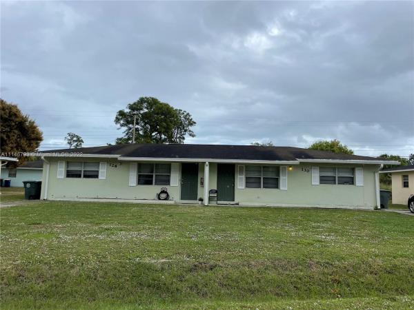 Westglen, 128 Westglen Dr, Fort Pierce, Florida 34981, image 2