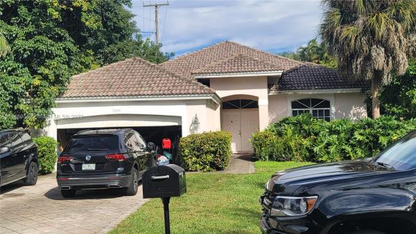 Golf Club Of Plantation Villas, 7099 E Tropical Way, Plantation, Florida 33317, image 1