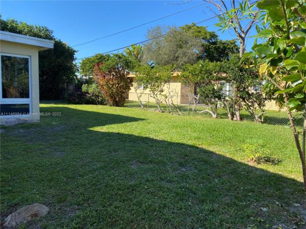 Windward Manor, 1101 NE 178th Ter, North Miami Beach, Florida 33162, image 2