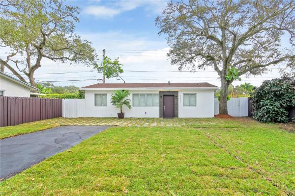 Palm Lane Villa, 2901 N 66th Ave, Hollywood, Florida 33024, image 2