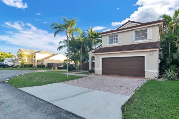 Lago Mar South, 15916 SW 82nd St, Kendall, Florida 33193, image 2