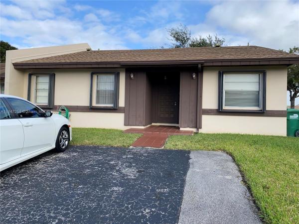 Devon Aire Villas, 12419 SW 112th Ter #n/a, The Crossings, Florida 33186, image 2