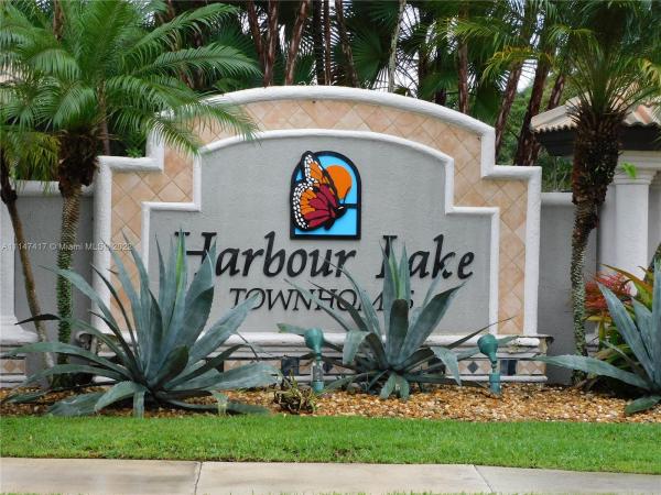 Harbour Lake Townhomes, 2852 SW 128th Way, Miramar, Florida 33027, image 2