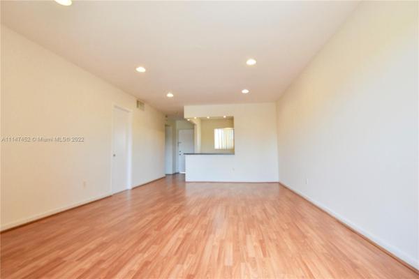 Village Of Kings Creek, 7701 Camino Real #416, Glenvar Heights, Florida 33143, image 2