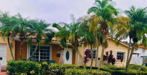 Royale Green, 4543 SW 127th Pl, Kendale Lakes, Florida 33175, image 2