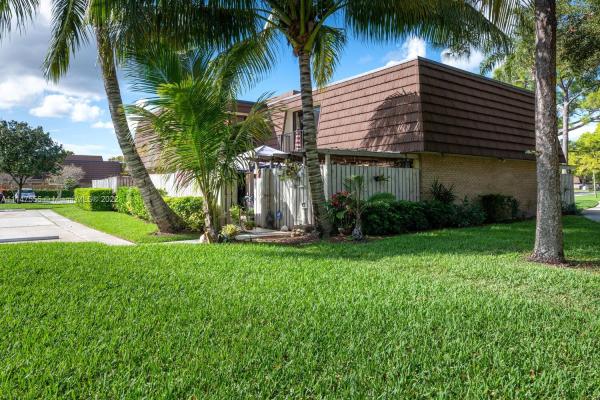 Garden Lakes, 320 3rd Ln, Palm Beach Gardens, Florida 33418, image 2