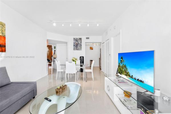 Akoya, 6365 Collins Ave #1606, Miami Beach, Florida 33141, image 2