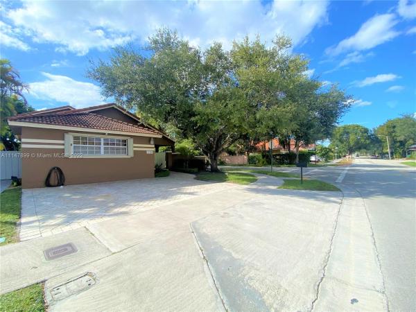 Alameda Northwest, 15158 NW 89th Ave, Miami Lakes, Florida 33018, image 1