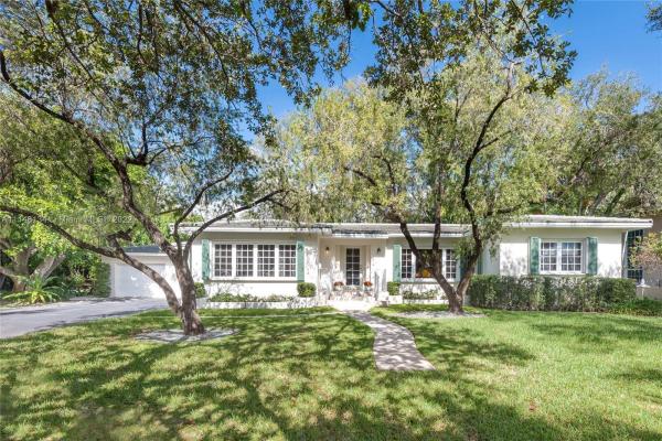 Coral Gables Country Club, 1341 Blue Rd, Coral Gables, Florida 33146, image 2