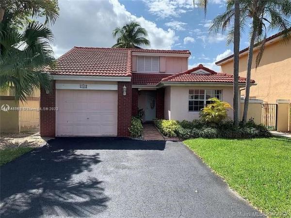 The Moors Cluster Homes, 17432 NW 63rd Ct, Country Club, Florida 33015, image 2