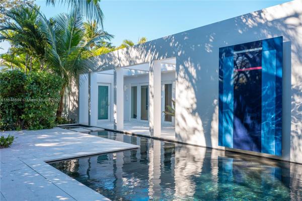 Tropical Isle Homes, 215 Cranwood Dr, Key Biscayne, Florida 33149, image 2