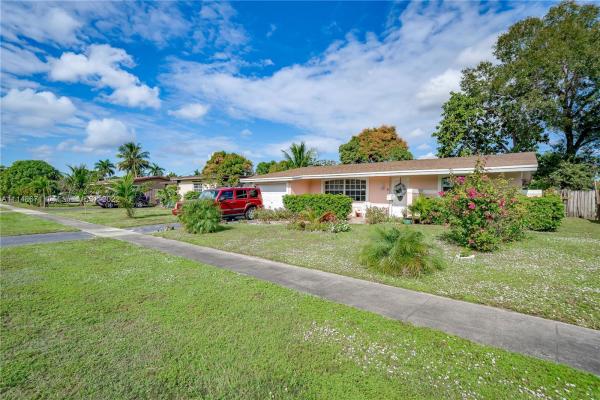 Sunrise Golf Village, 6681 NW 29th Ct, Sunrise, Florida 33313, image 2