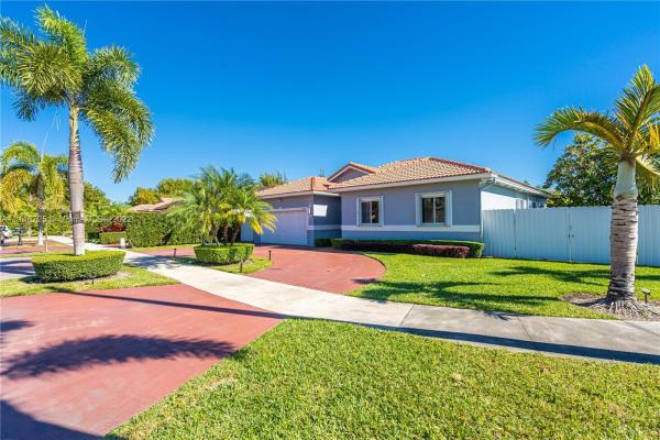 Jeannie Estates, 18393 SW 154th Pl, Richmond West, Florida 33187, image 2