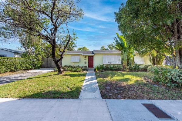 Coral Park Estates, 1315 SW 99th Ct, University Park, Florida 33174, image 2