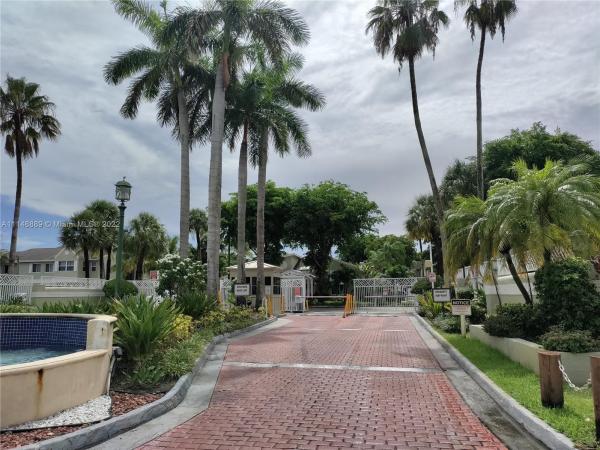 Antigua At Country Club Of Miami, 17325 NW 67 Ct #16, Hialeah, Florida 33015, image 1