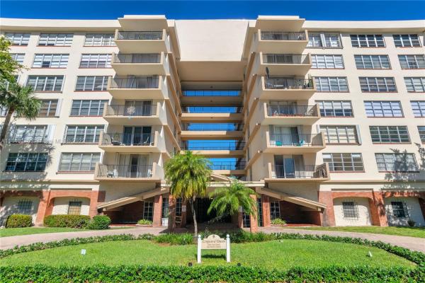 Longwood Towers, 1001 91st St #711, Bay Harbor Islands, Florida 33154, image 1