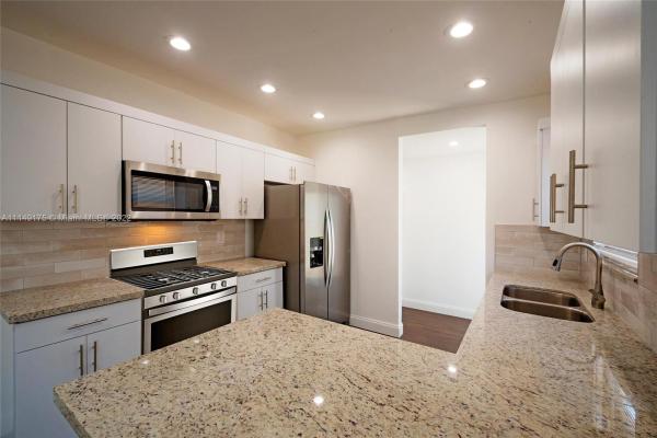 Pinewood Park, 622 N 39th St, West Palm Beach, Florida 33407, image 2