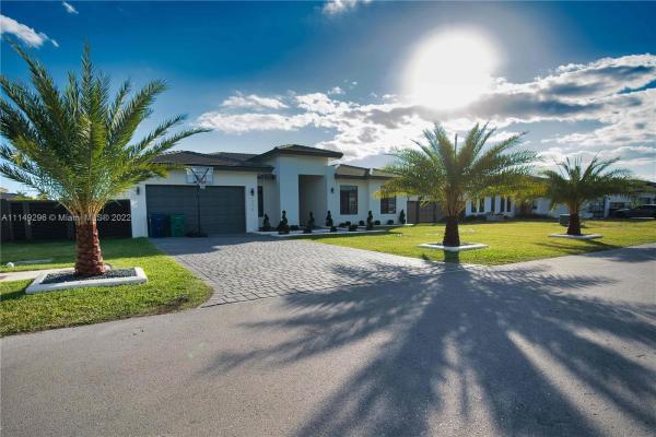 Southern Estate Homes, 13218 SW 230th St, Redland, Florida 33170, image 2