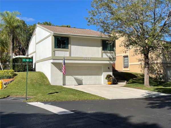 Montego Bay, 21784 SW 98th Pl, Cutler Bay, Florida 33190, image 2