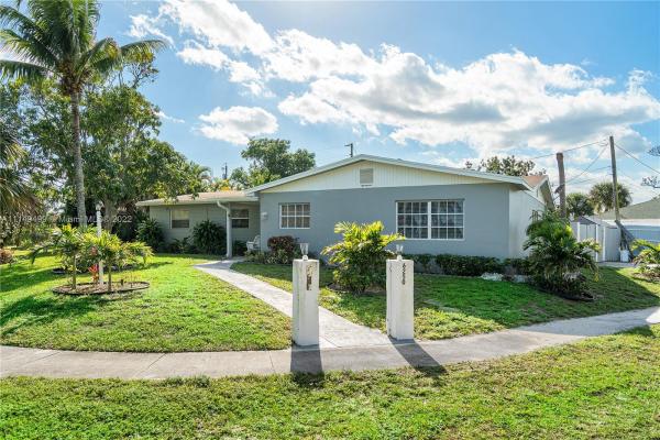 Meadowbrook, 6250 Fair Green Rd, West Palm Beach, Florida 33417, image 2