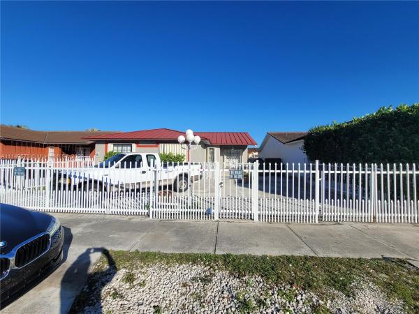 1243 SW 138th Pl, Unincorporated Dade County, Florida 33184, image 2