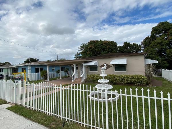 Country Gardens, 1367 NW 95th Ter, Pinewood, Florida 33147, image 2
