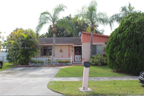 Eureka Manor, 12250 SW 185th St, South Miami Heights, Florida 33177, image 2