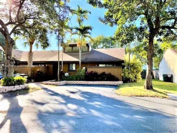 Briar Bay Townhouse Estates, 9312 SW 132nd St #-, Kendall, Florida 33176, image 2