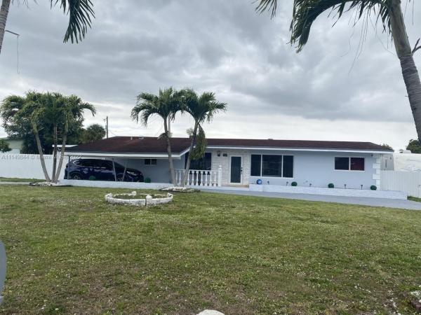 Cravero Cloverleaf Estates, 801 NW 168th Dr, Miami Gardens, Florida 33169, image 2
