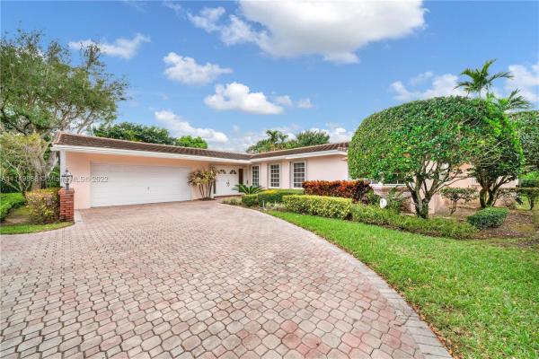 Hill Top Manor, 12920 SW 74th Ave, Pinecrest, Florida 33156, image 2