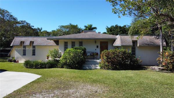 Tropical Fruit Groves, 25100 SW 144th Ave, Country Walk, Florida 33032, image 2