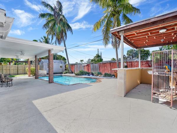 Pine Tree Manor, 9347 Jamaica Dr, Cutler Bay, Florida 33189, image 2