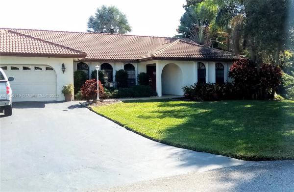 Camelot Estates, 4490 SW 105th Ave, Davie, Florida 33328, image 2