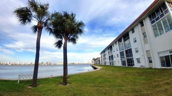 Wilshire West, 410 Wilma Cir #305, Riviera Beach, Florida 33404, image 1