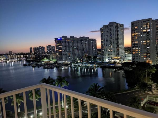 Admirals Port West, 2801 NE 183rd St #1009W, Aventura, Florida 33160, image 2