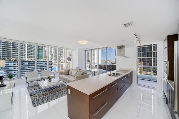 Icon Brickell Tower 3, 485 Brickell Ave #1602, Miami, Florida 33131, image 2
