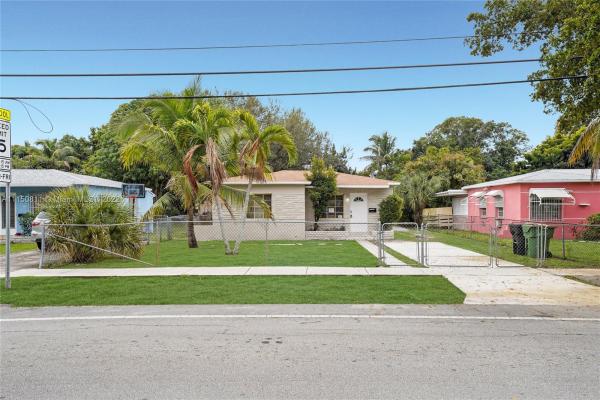 Irons Manor, 650 NE 131st St, North Miami, Florida 33161, image 2