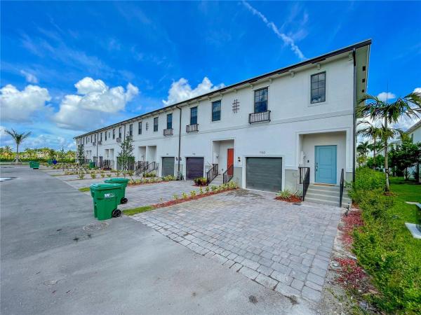 Regal Palm Square, 750 SW 12th St, Florida City, Florida 33034, image 2