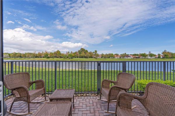 Champion Lakes, 433 NE 194th Ter, Ives Estates, Florida 33179, image 2