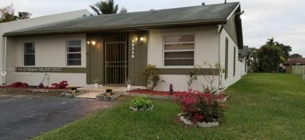 Devon Aire Villas, 12318 SW 110th S Canal Street Rd #1218, The Crossings, Florida 33186, image 2