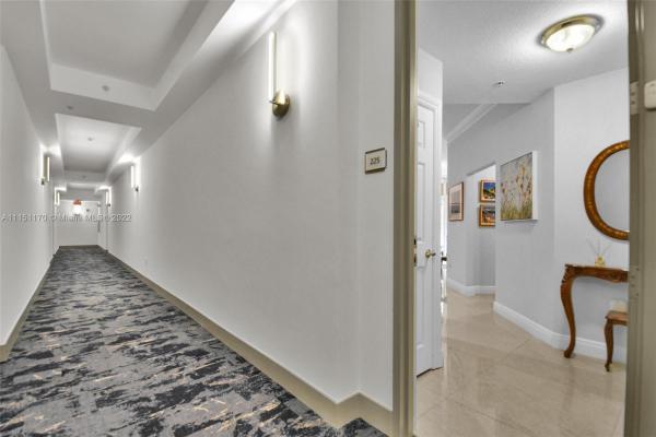 Alaqua, 3001 NE 185th St #225, Aventura, Florida 33180, image 2
