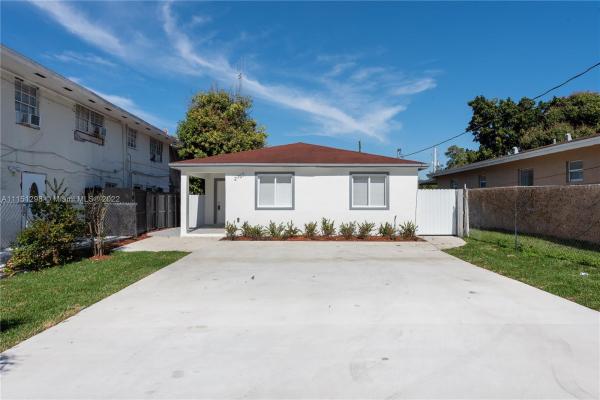 Hialeah Heights, 2755 NW 60th St, Brownsville, Florida 33142, image 2
