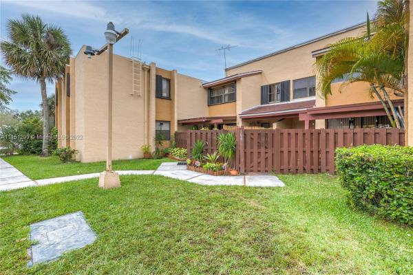 Indian Summer Village, 201 W Park Dr #102-2, Fountainebleau, Florida 33172, image 2