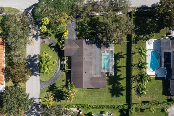 Palmetto Manors, 7400 SW 114th St, Pinecrest, Florida 33156, image 2