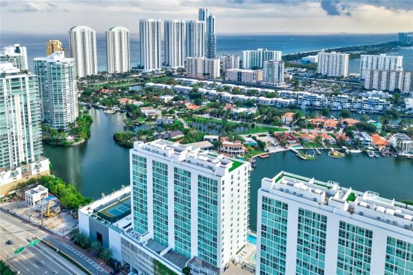 400 Sunny Isles Marina, 400 Sunny Isles Blvd, Sunny Isles Beach, Florida 33160, image 2