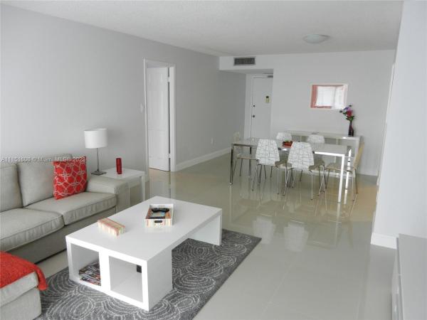 Del Prado South Towers, 18011 Biscayne Blvd #402-1, Aventura, Florida 33160, image 2