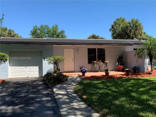 Miami Lakes Residential, 6780 Orchid Dr, Miami Lakes, Florida 33014, image 2