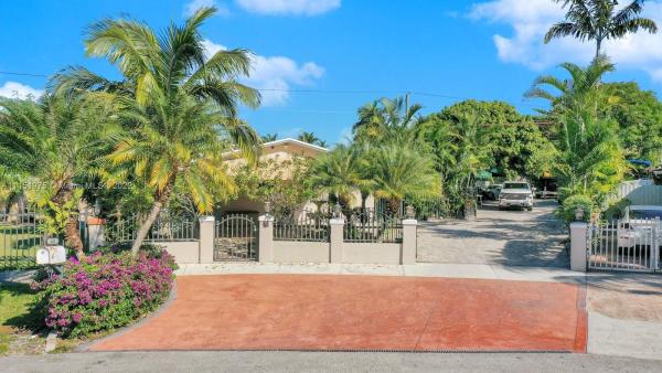 Friedland Manor, 640 SW 4th Ter, Florida City, Florida 33034, image 1